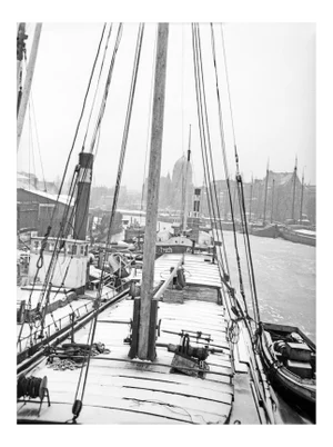 Karl Heinrich Lämmel, Wintertime at River Pregel with Ship, Germany, 1934, Photograph