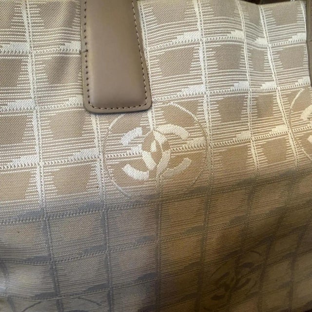 A 2003 Chanel New Travel Line Beige Nylon and Brown Leather Tote Bag For Sale - Image 9 of 15