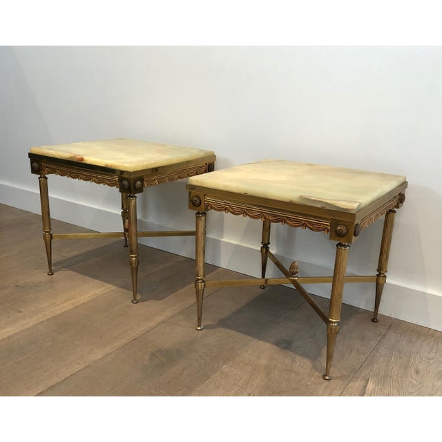 Neoclassical 1940s Pair of Neoclassical Style Square Brass Side Tables with Onyx Top For Sale - Image 3 of 12