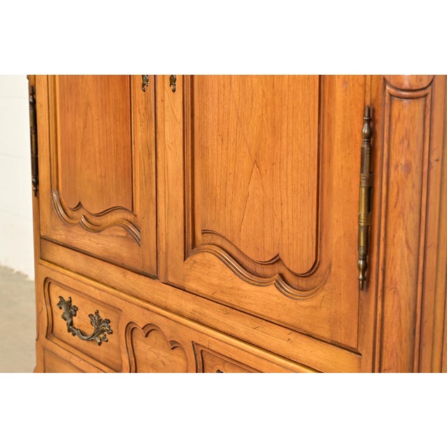 French Provincial Louis XV Fruitwood Gentleman's Chest by Fancher, Circa 1940s For Sale - Image 12 of 17