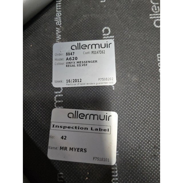 Postmodern/Modern Pebble Modular Ottoman Stools by Allermuir - Set of 4 For Sale In Chicago - Image 6 of 7