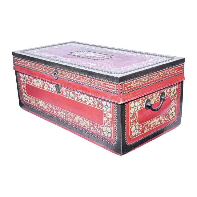 Chinese 19th Century Chinese Export Red Leather Camphor Wood Trunk For Sale - Image 3 of 8
