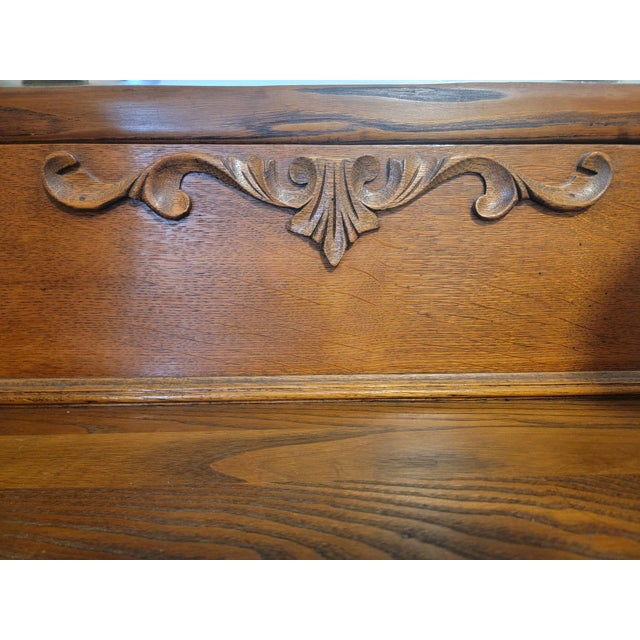 Mission Antique Quarter-Sawn Tiger Oak Dresser With Original Beveled Mirror, C. 1900–1915 For Sale - Image 3 of 18