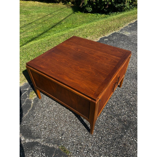 Mid-Century Modern Mid Century Lane Rhythm Paul McCobb Style Double Door Side End Table For Sale - Image 3 of 8