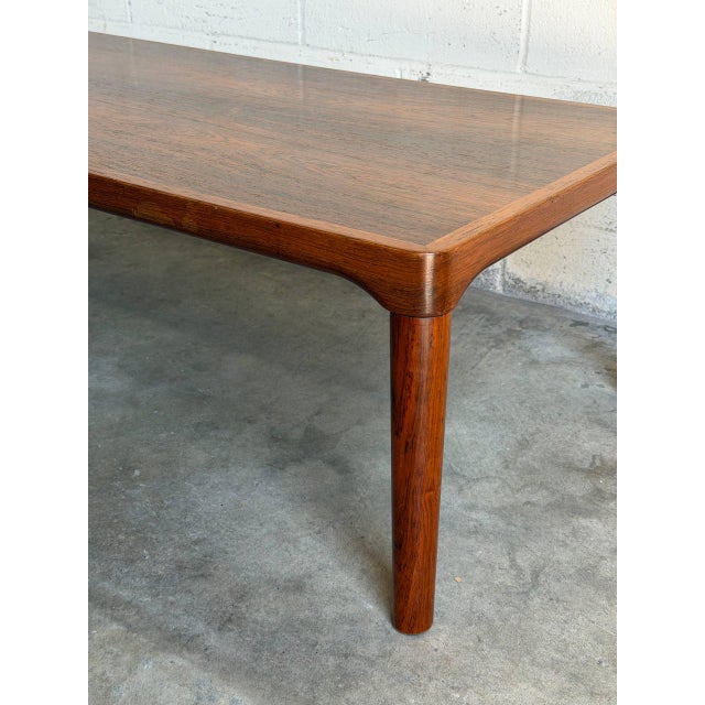 Mid-Century Modern Large Vintage Danish Rosewood Coffee Table – Mid Century Modern Scandinavian Rectangular Cocktail Table For Sale - Image 3 of 10