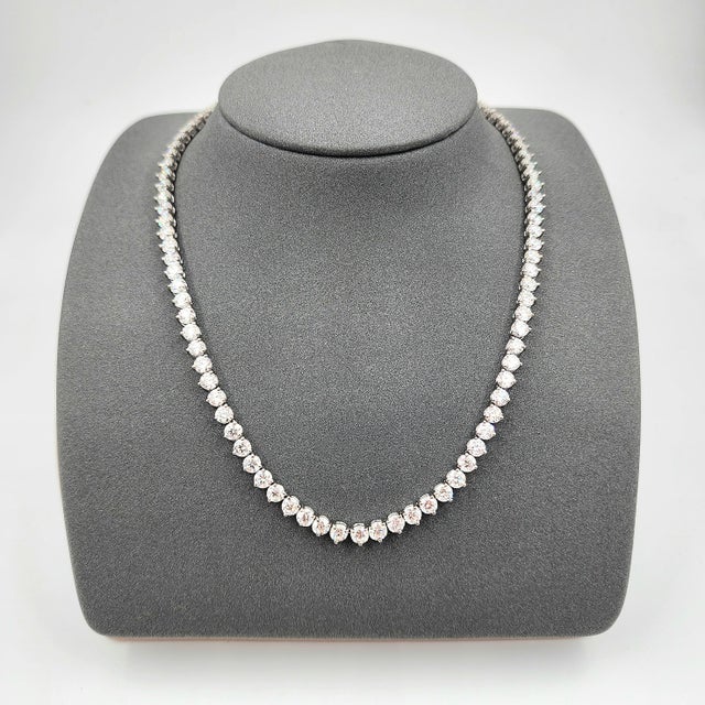 Modern 24.10 Ct Diamond Tennis Necklace For Sale - Image 3 of 8