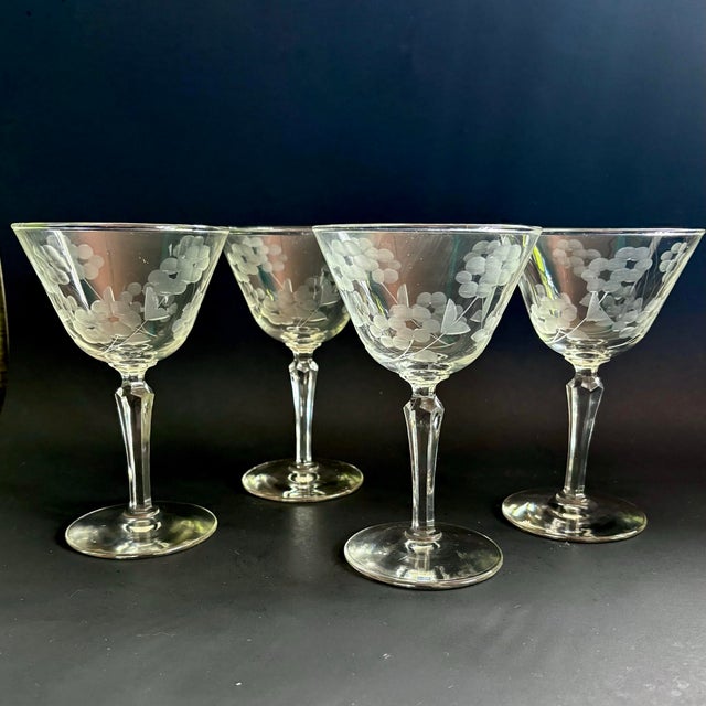 Mid-Century Modern Vintage Libbey Embassy Champagne Glasses, Set of 4 | 1950s Mid Century Cocktail Glasses - 6" For Sale - Image 3 of 8