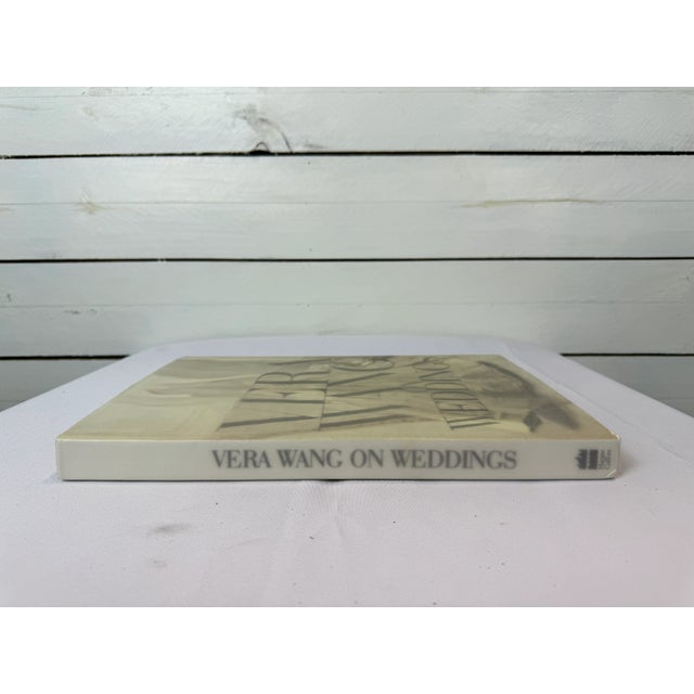 洋書 Vera Wang - VERA WANG on WEDDINGS Vera Wang on Weddings by Vera Wang (2001, Hardcover) for