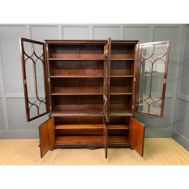 Chippendale Mahogany Bookcase by Hille, 1920 For Sale - Image 15 of 18