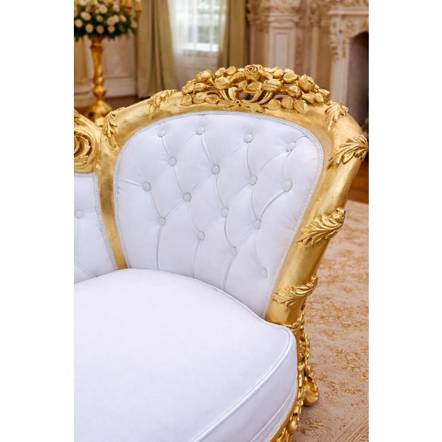 French 1970s Artisan Louis XVI Gold Beech White Leather Chaise-1 Pc For Sale - Image 3 of 9