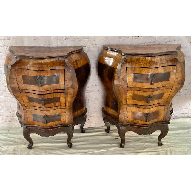 Wood Italian Burled Wood Rococo Style Bombé Chests a Pair For Sale - Image 7 of 16