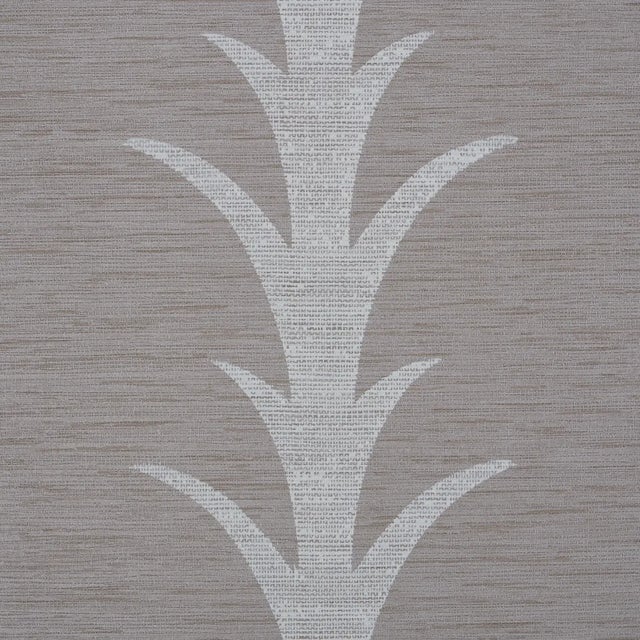 Schumacher Sample - Schumacher X Celerie Kemble Acanthus Stripe Vinyl Wallpaper in Grey For Sale - Image 4 of 5
