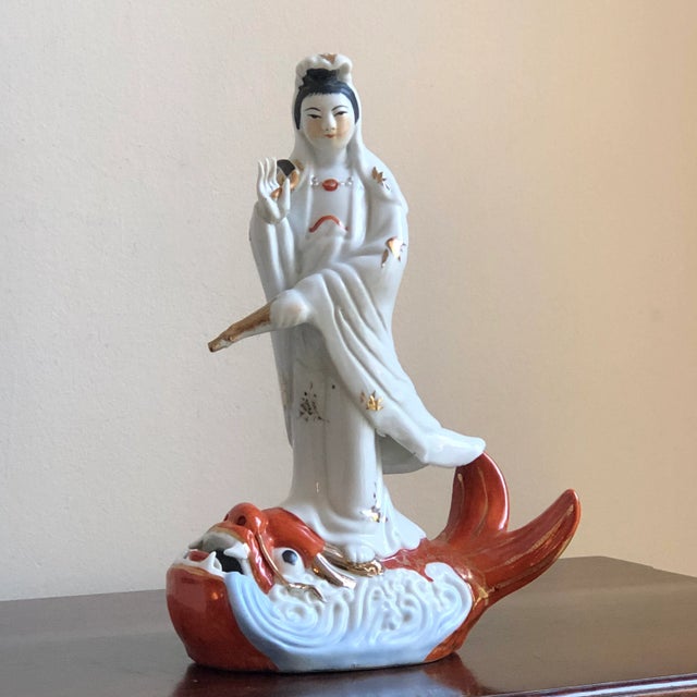 Ceramic Mid-20th Century Chinese Guan Yin Porcelain Figure For Sale - Image 7 of 12