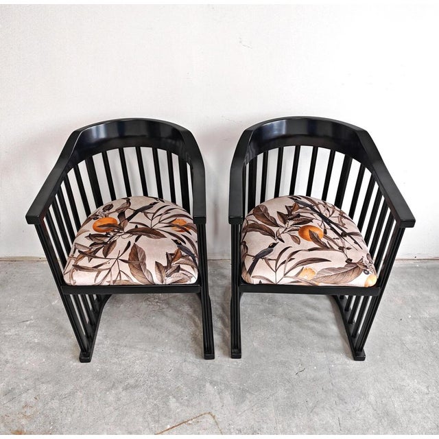 In this listing you will find a pair of fully refurbished Jugendstil barrel armchairs done in style of Josef Hoffmann....