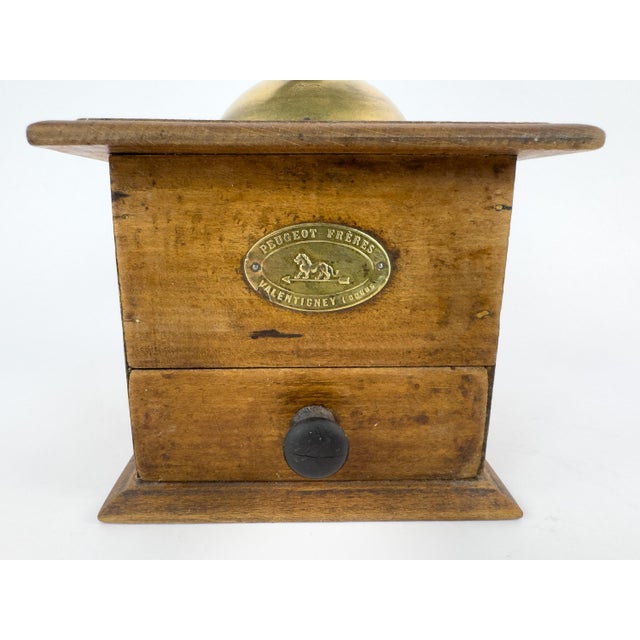Early 20th Century Antique French Peugeot Frères Wooden Coffee Grinder With Brass Hopper – Early 20th Century For Sale - Image 5 of 12