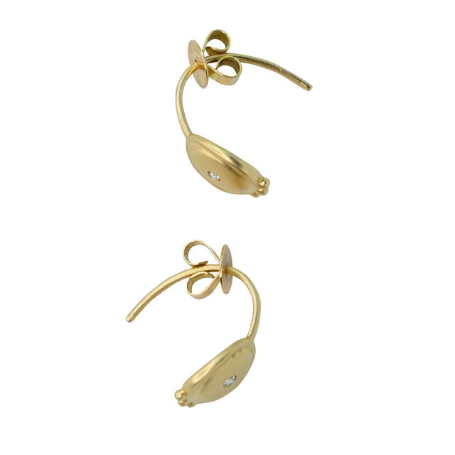Modern Oro 18k Gold Diamond Hook Earrings, A Pair For Sale - Image 3 of 8