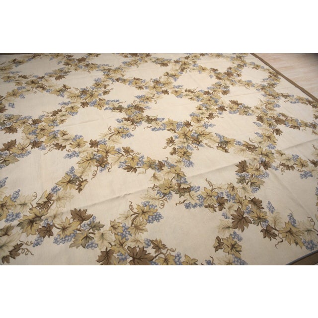 9x12 Vintage Aubusson Flat Weave Wool Rug, Ivory Grapevine Lattice For Sale - Image 11 of 14