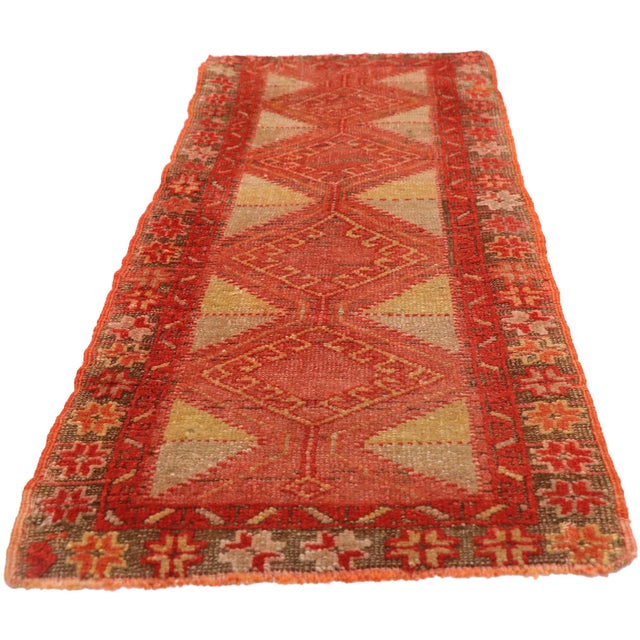 Mid-Century Modern Vintage Turkish Yastik Rug - 01'05 X 03'03 For Sale - Image 3 of 8