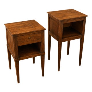 Louis XVI Bedside Tables in Walnut, France, Late 18th Century, Set of 2 For Sale