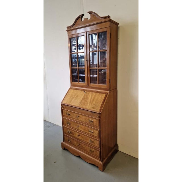 Secretary - bookcase.Mahogany.England.1950s.Dimensions: height 210cm; width 80cm; depth 48cm