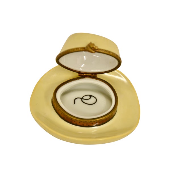 1980s Limoges Stetson Hat Accent Box For Sale - Image 5 of 6