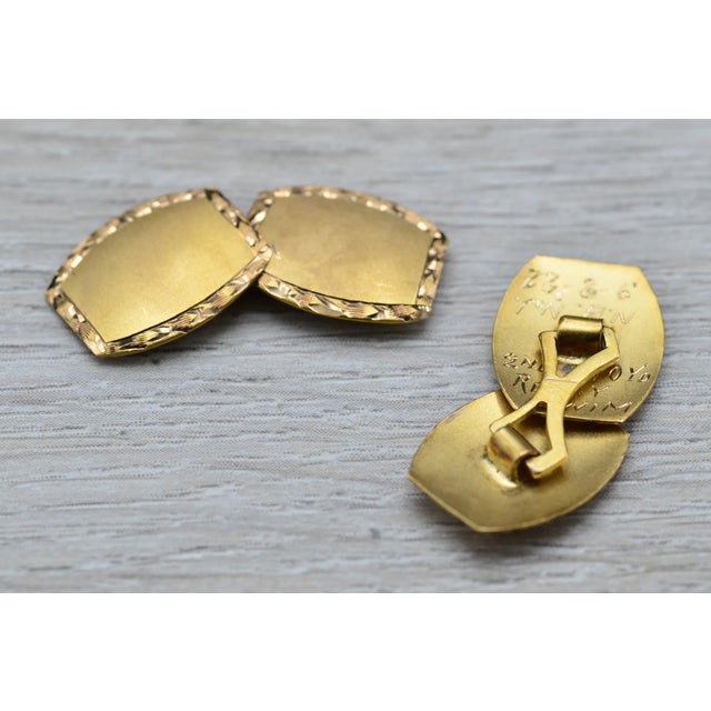 Gentlemen's Yellow Gold Art Deco Cuff Links, 2 Pieces For Sale - Image 4 of 5