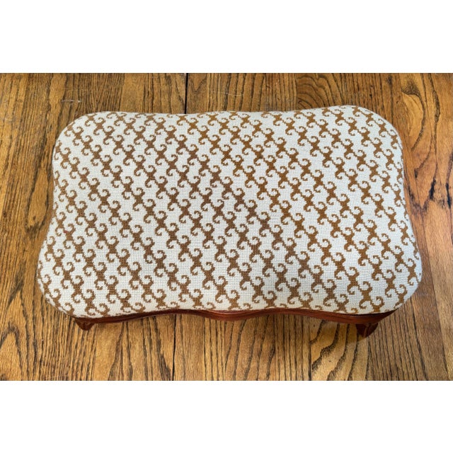 Wood Mid 20th Century Vintage Footstool With Curved Wood Legs and Mid-Century Jacquard Upholstery For Sale - Image 7 of 8
