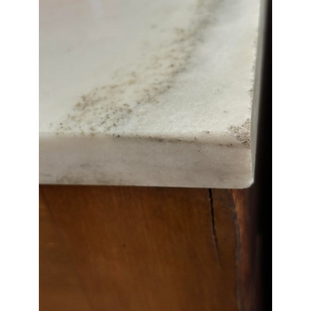 19th-Century American Victorian Burl Walnut & Tiger Oak Marble Top Chest of Drawers For Sale - Image 9 of 10