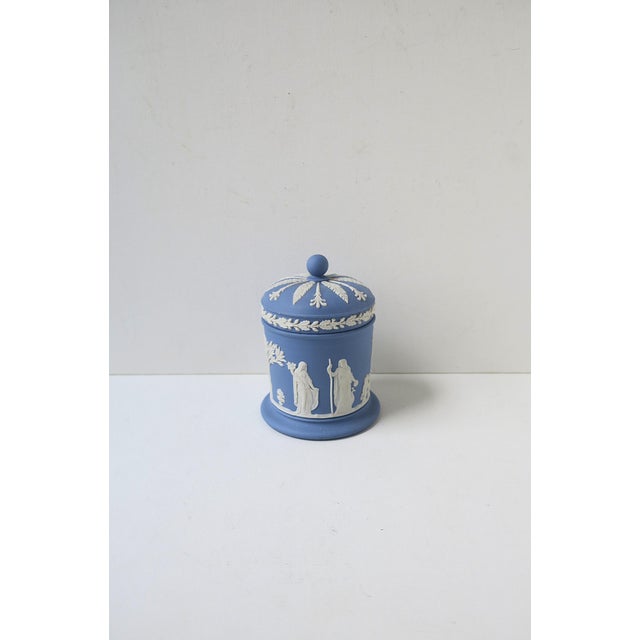 Wedgwood Wedgwood Jasperware Box Neoclassical Style For Sale - Image 4 of 11