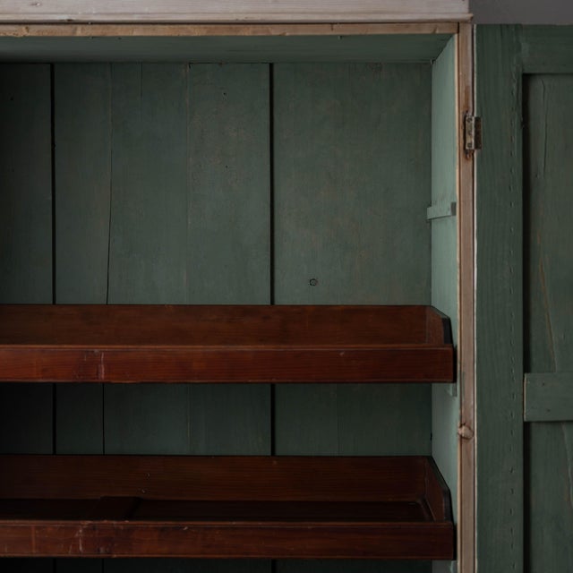 Tan English Pine Linen Press, 19th Century For Sale - Image 8 of 18