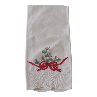 Vintage Holidays Embroidered and Lace 100% Cotton Guest Towel For Sale