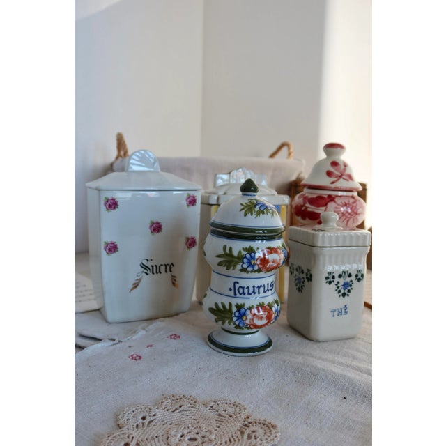 Vintage Cottage Core Porcelain and Earthenware Spice Jars, 1950s, Set of 5 For Sale - Image 9 of 10