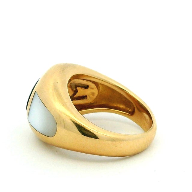 Vintage Mauboussin Paris 18k Yellow Gold Iolite & Mother-of-Pearl Dome Ring, Size 5 For Sale - Image 10 of 11