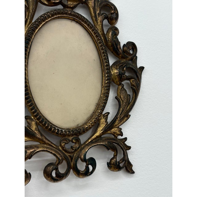 Gold Antique Late 19th Century Baroque Ornate Victorian Rococo Gold Oval Wall Frame in Gilded Cast Metal, Acanthus Scrollwork For Sale - Image 8 of 11