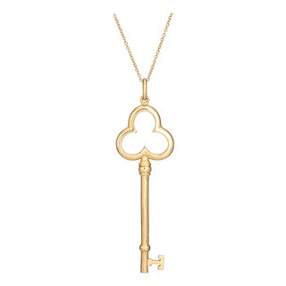 Mid 20th Century Tiffany & Co Trefoil Key Pendant & Necklace 18k Yellow Gold Signed Jewelry For Sale