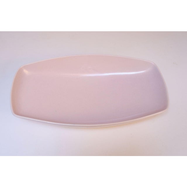 1960s Vintage Pink Ceramic Elongated Footed Tray by Royal Haeger For Sale - Image 5 of 12