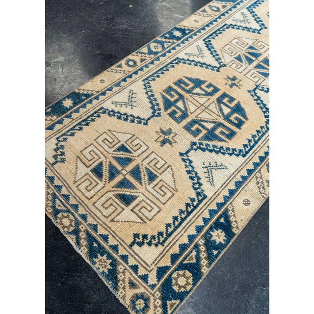 Textile Turkish Vintage Rug 2'3" x 8'11" #21106 For Sale - Image 7 of 8