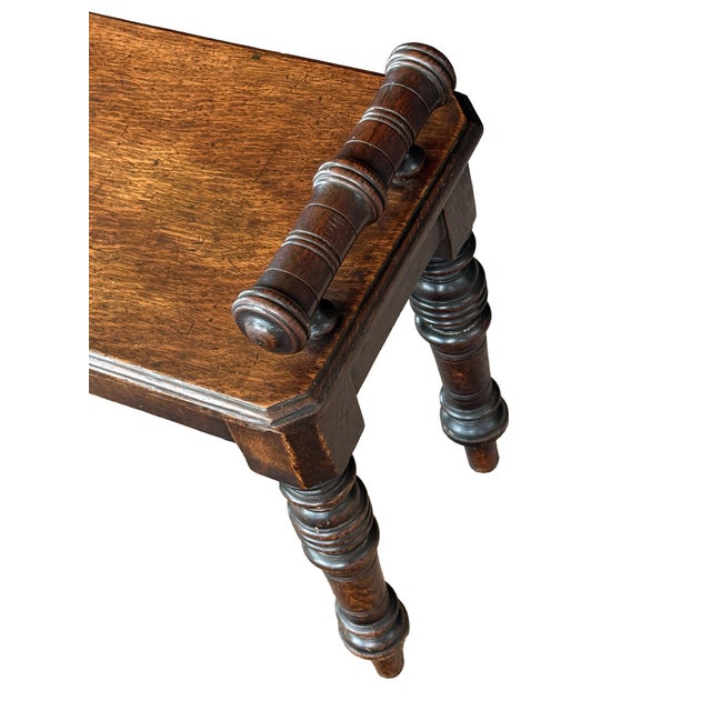English Hall Bench or Window Seat of Patinated Oak From the 19th Century For Sale - Image 12 of 12