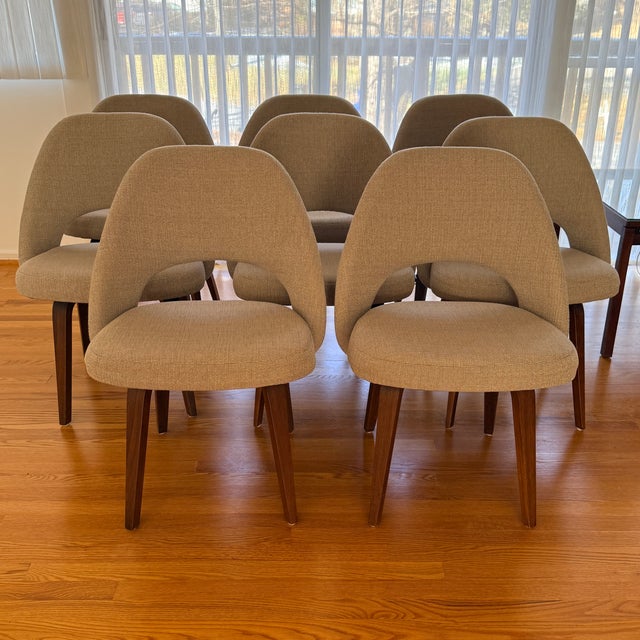 Set of 8 Saarinen Armless Executive Chairs for Knoll It’s a treat to find a set of 8 of these Armless Executive Chairs in...