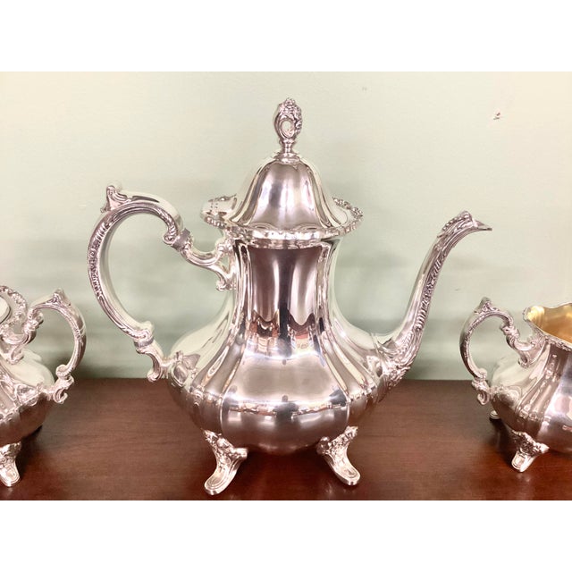 English Towle Grand Duchess 3 Piece Silver Plate Tea or Coffee Set For Sale - Image 3 of 9