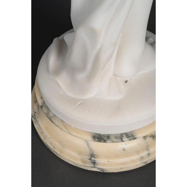 Large Sculpture in White Marble For Sale - Image 9 of 13