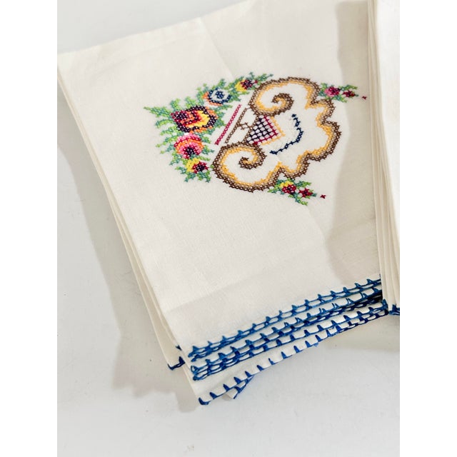 Vintage Hand Embroidered Floral Cotton Dinner Napkins – Blue Stitch Trim, Cottage Style (Set of 10) For Sale - Image 4 of 12