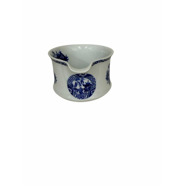 Hutscheneruther Vintage Hutscheneruther Blue Willow Pattern Creamer For Sale - Image 4 of 5