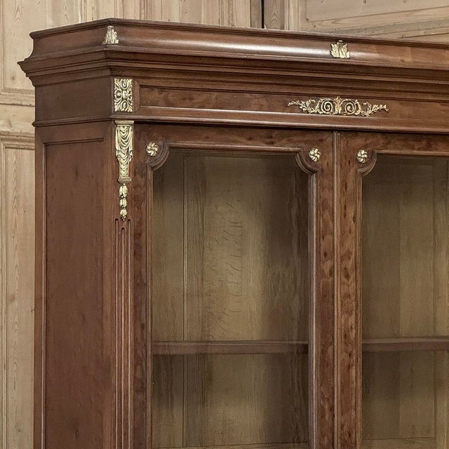 Wood 19th Century French Louis XVI Bookcase in Acajou Moucheté Mahogany For Sale - Image 7 of 18