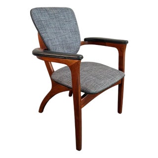 1950s Mid-Century Modern Sculptural Walnut Armchair by Boling Chair Co. For Sale