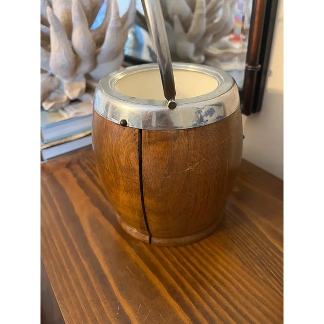 Antique English Oak Biscuit Barrel With Silver Shield Crest and Porcelain Liner For Sale - Image 4 of 11