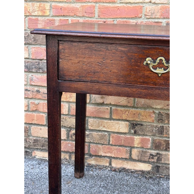 This is a beautiful 18th century English side table. The simple yet beautiful design of this table makes it a great...