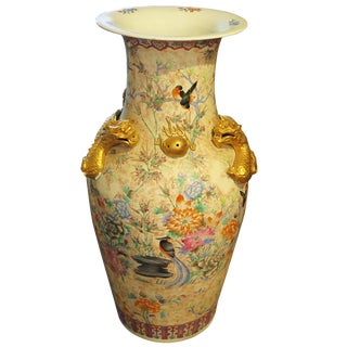 20th Century Chinese Cantonese Rose Medallion Vase With Gold Dragons For Sale