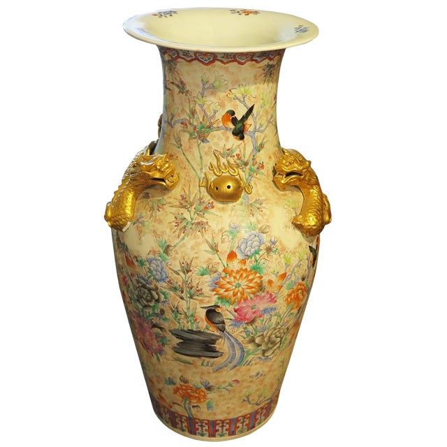 20th Century Chinese Cantonese Rose Medallion Vase With Gold Dragons For Sale