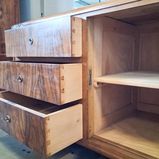 Art Deco Chest of Drawers with Folding Mirror in Walnut Veneer, 1920s For Sale - Image 11 of 18